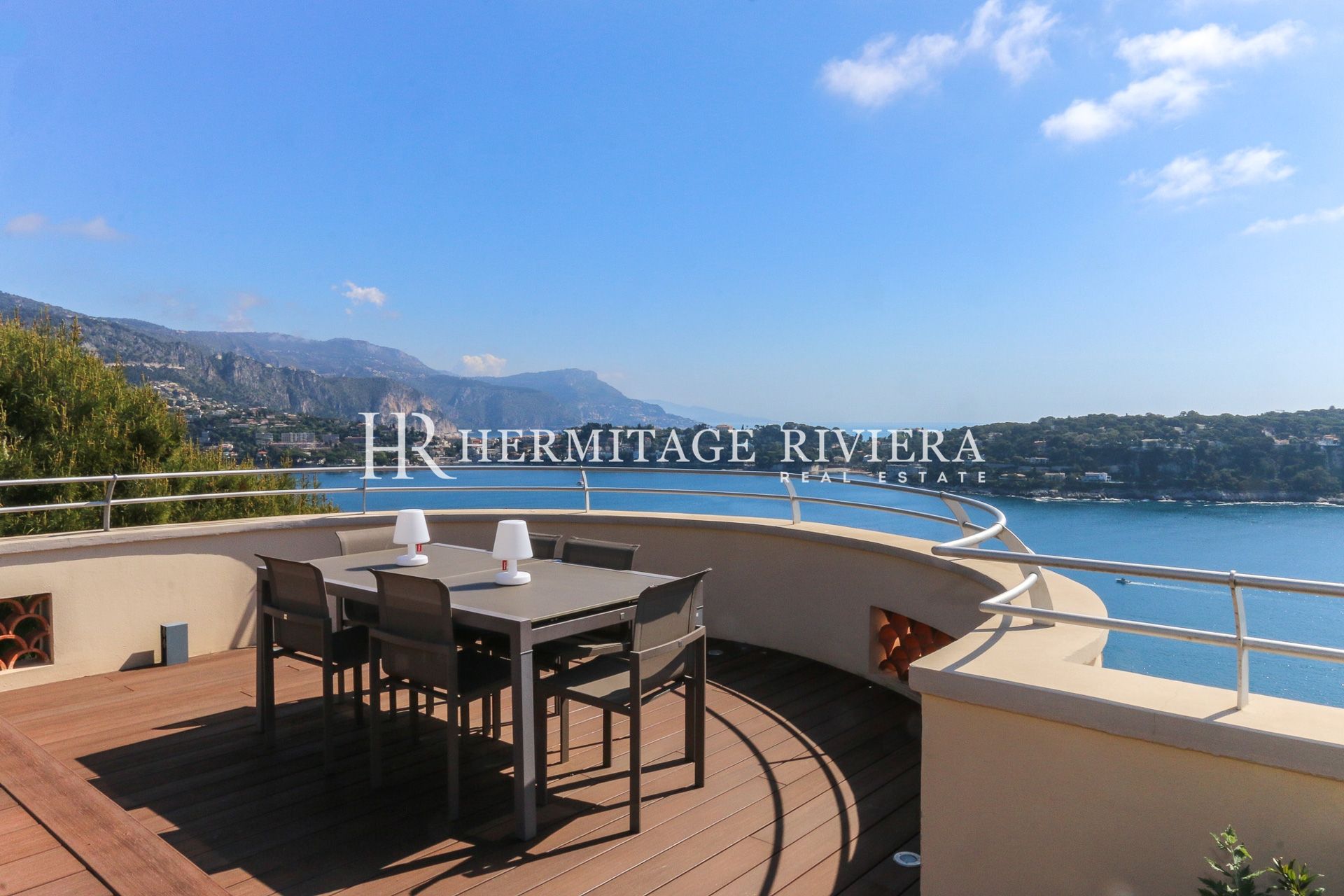 Élégante villa avec vue imprenable  (image 1)