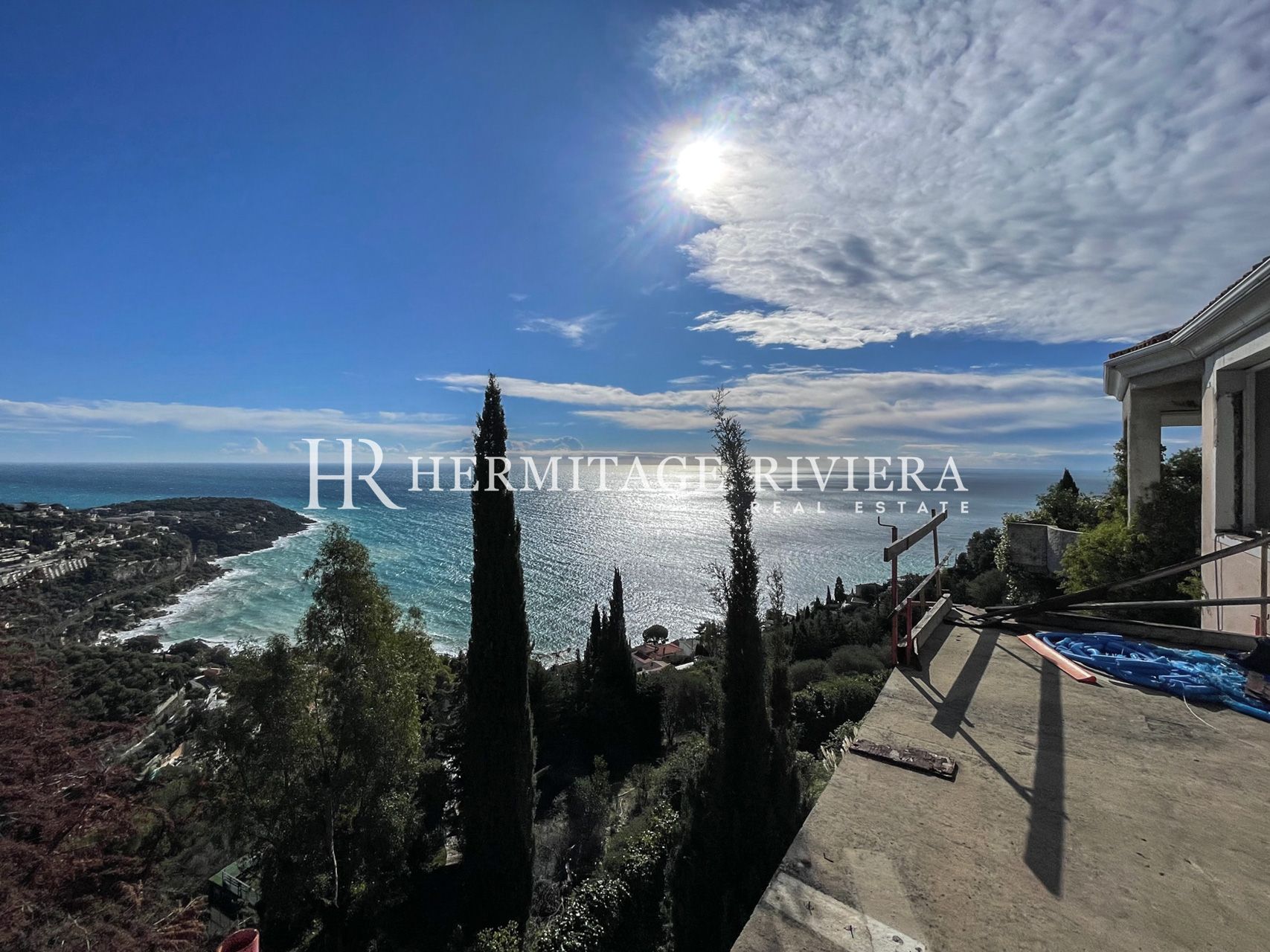 Proche Monaco - Vue mer panoramique - À rénover  (image 9)