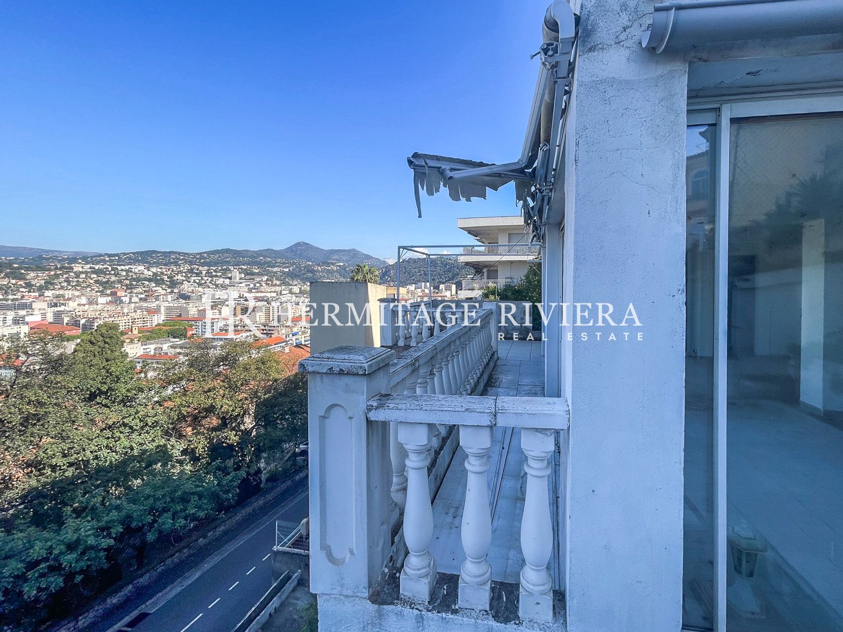 À rénover - Vue Nice et mer - Terrasse (image 3)
