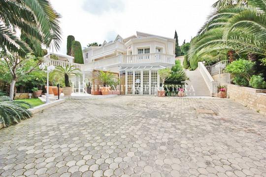 Belle propriété dans secteur résidentiel proche Monaco