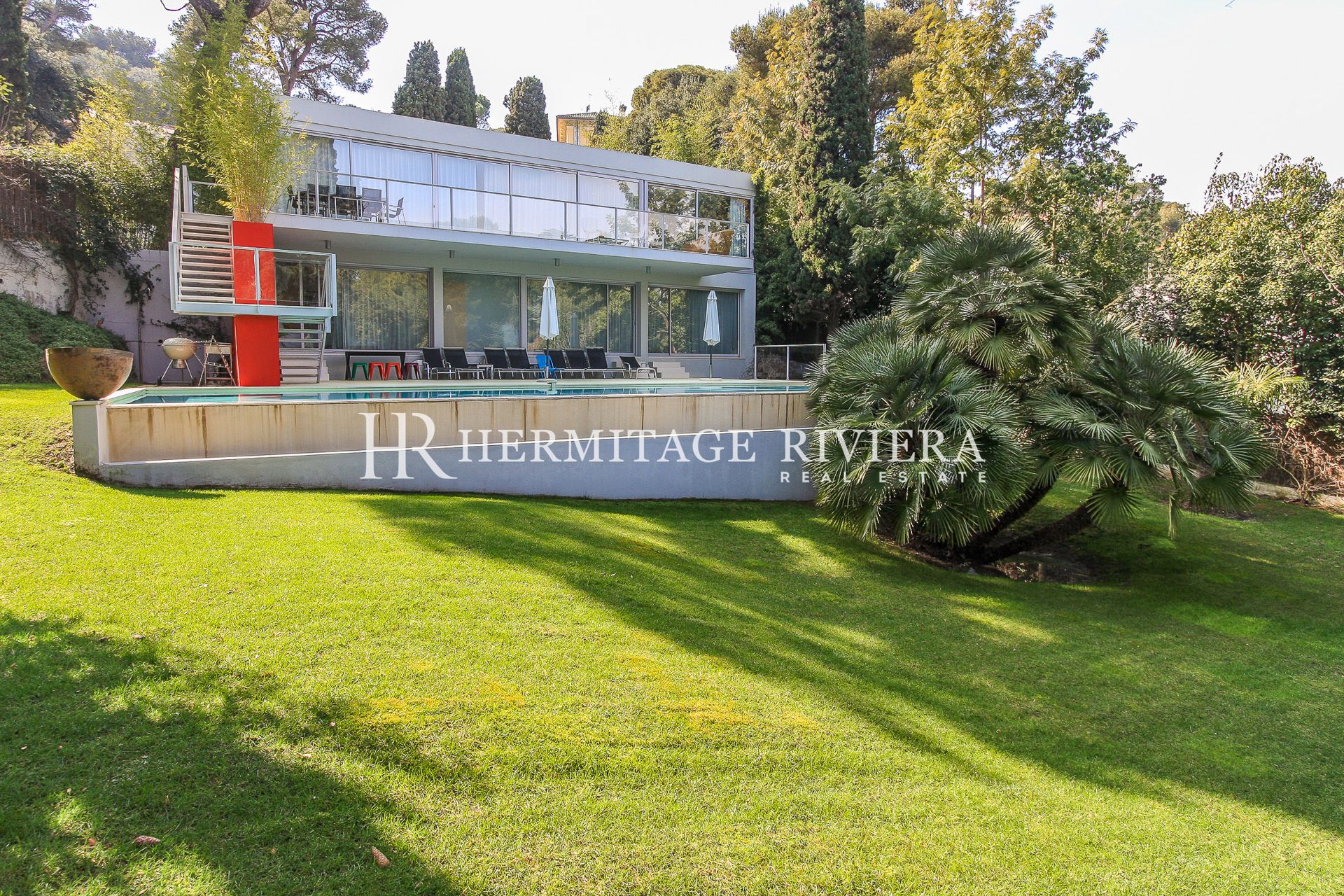 Contemporaine villa au calme - Jardin plat et piscine (image 18)