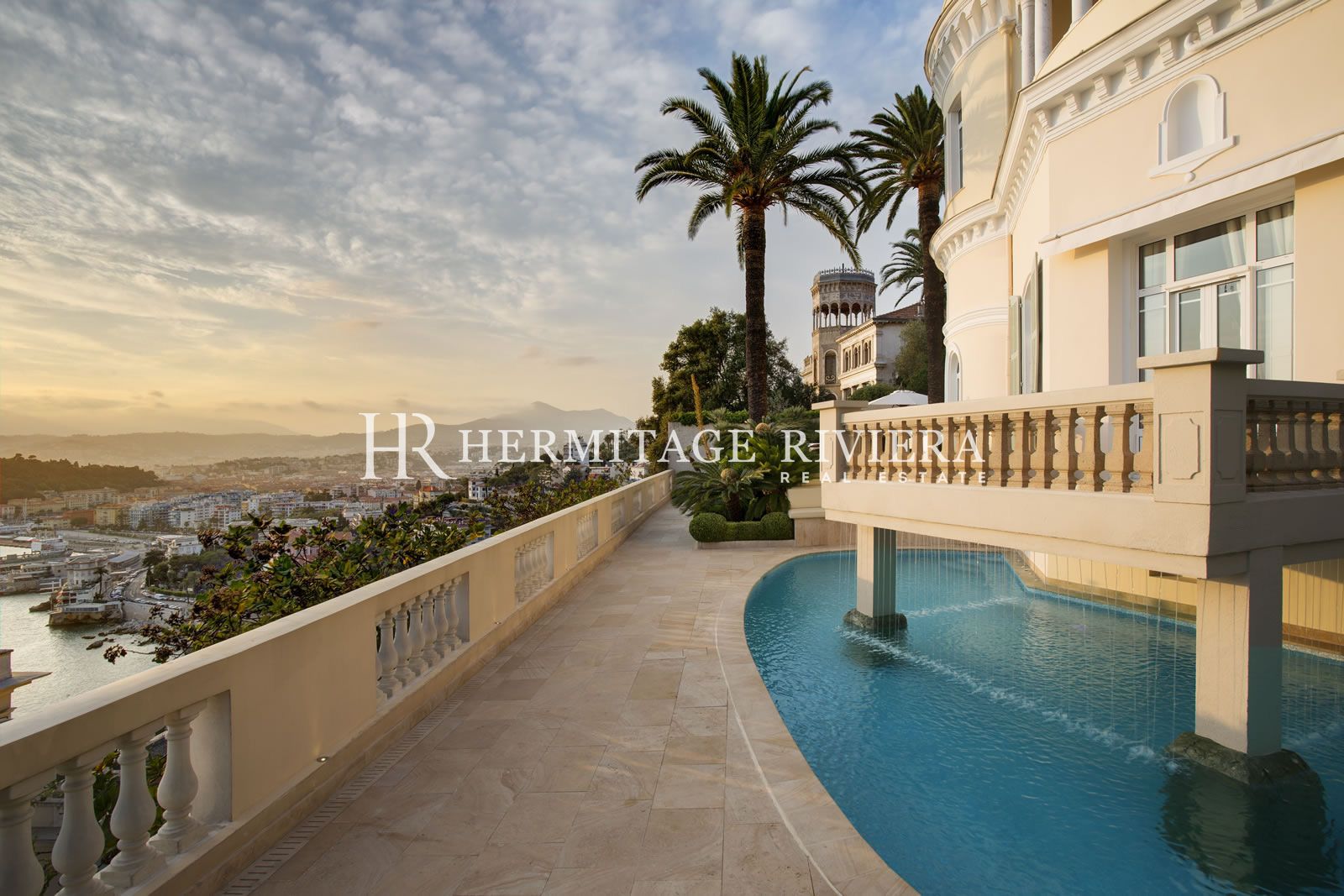 Château de prestige - Vue mer exceptionnelle - Piscine (image 2)
