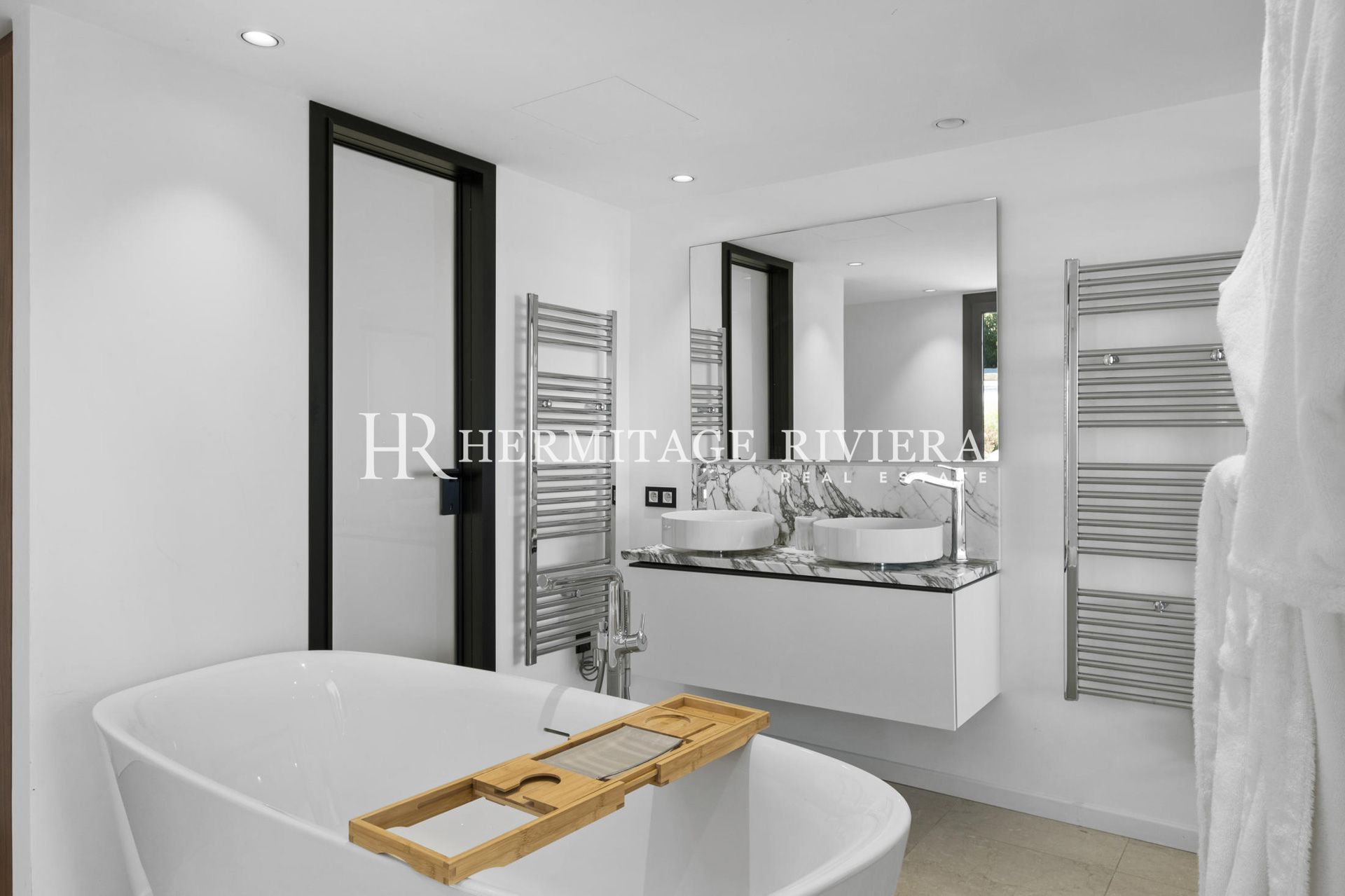 Moderne propriété - Vue mer fantastique - Piscine (image 22)