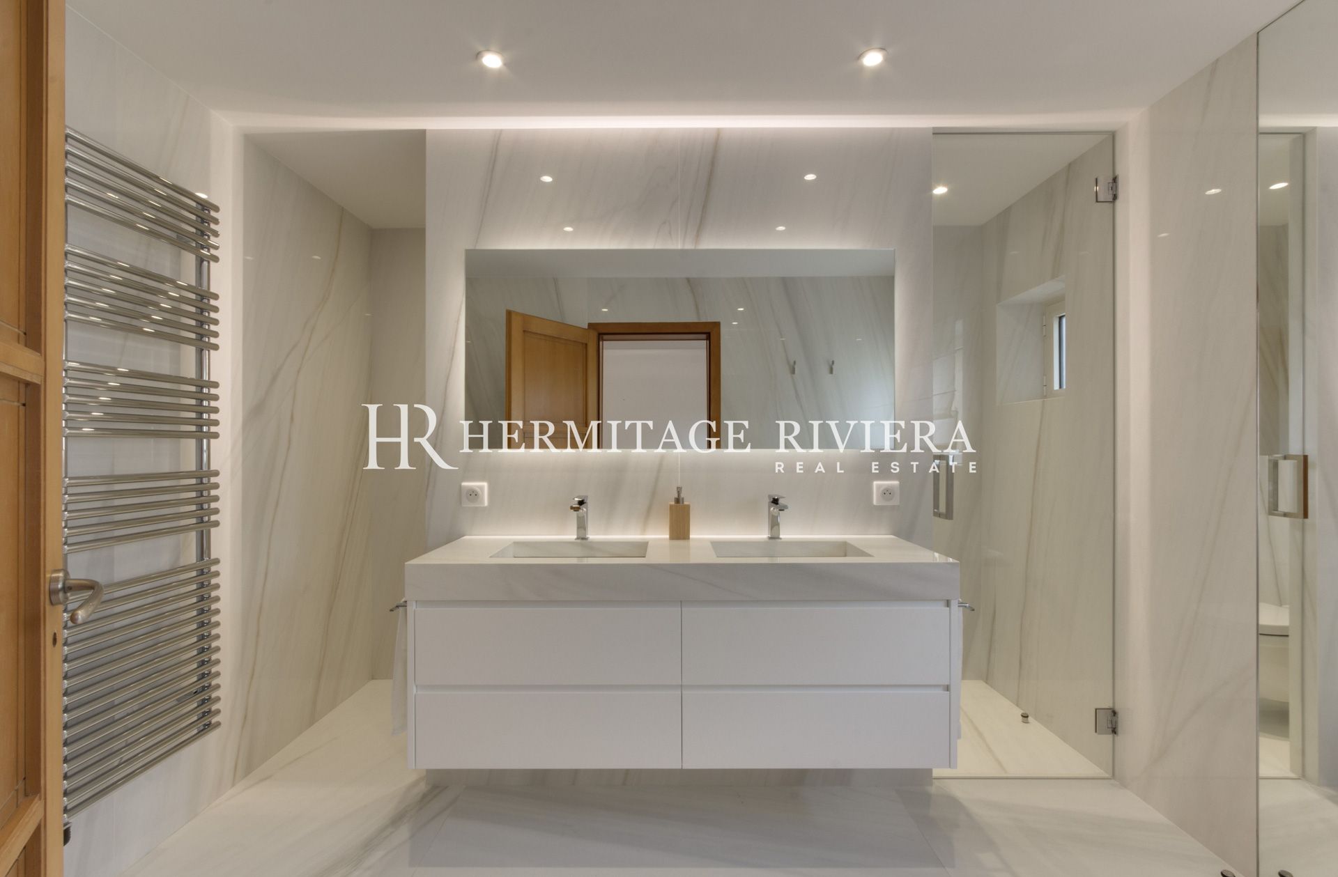 Splendide villa pieds dans l'eau (image 10)