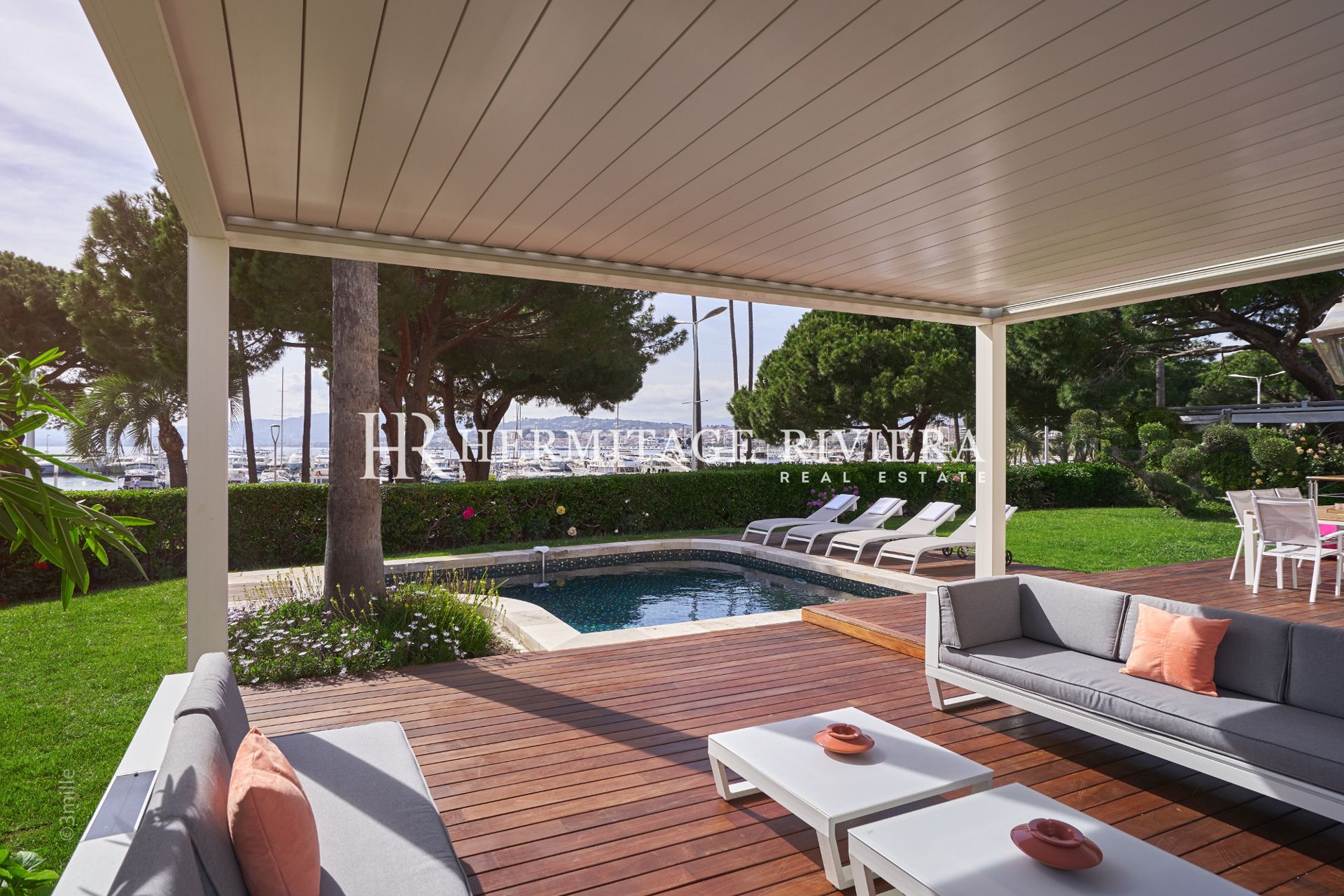 Villa exceptionnelle face au port Canton (image 3)