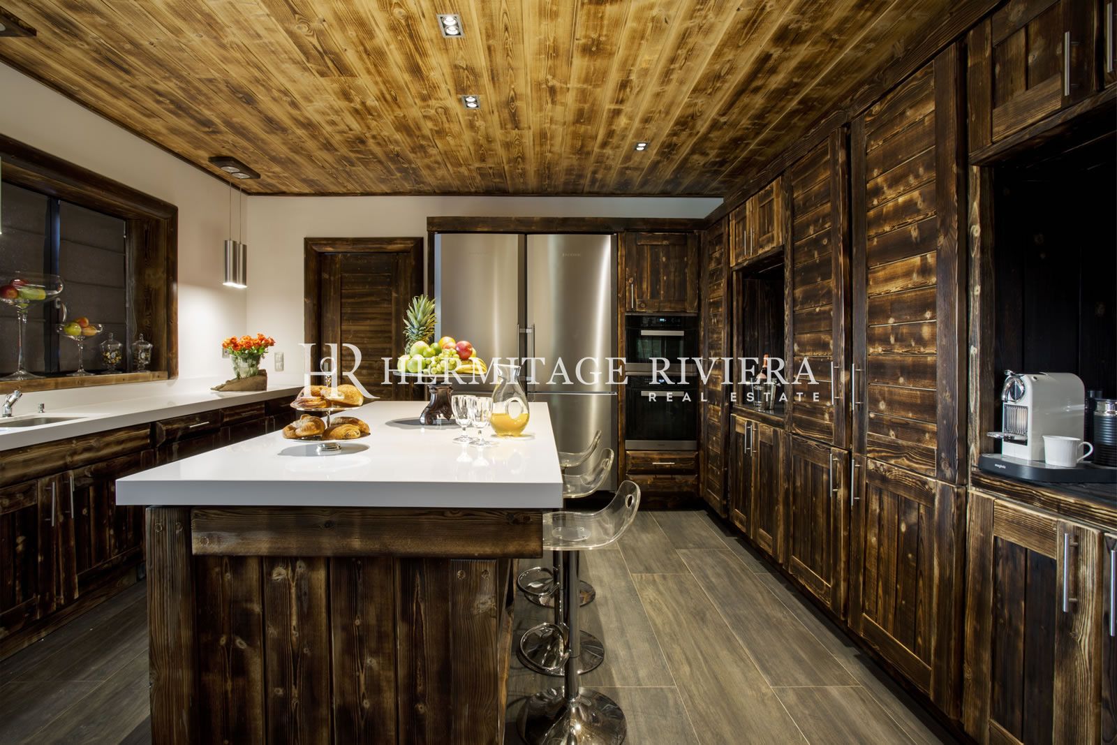 Chalet de luxe aux pieds des pistes  (image 7)