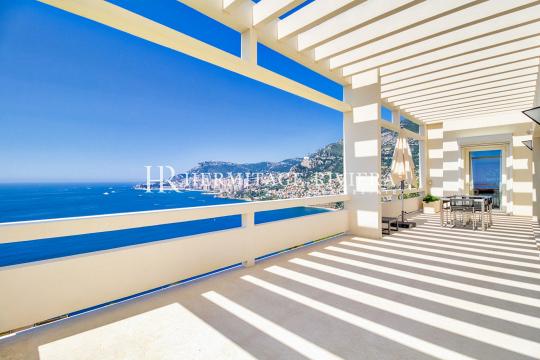 Superbe villa contemporaine jouissant d’vue Monaco époustouflante