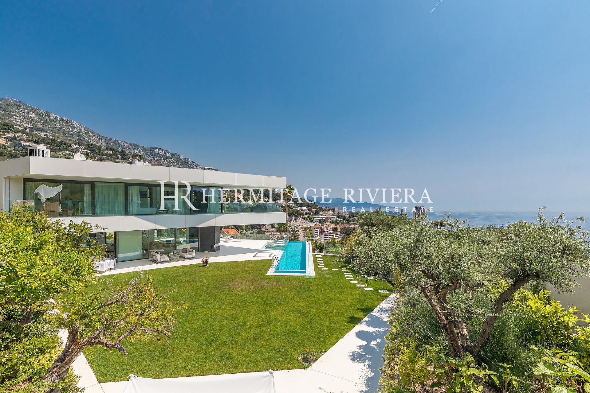 Exceptionnelle propriété contemporaine avec vue imprenable (image 2)