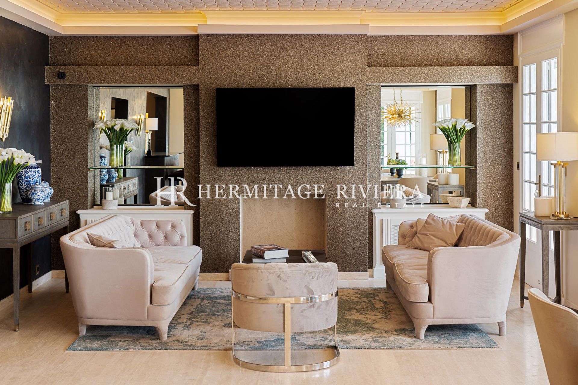 Superbe propriété de luxe avec héliport et piscine (image 18)