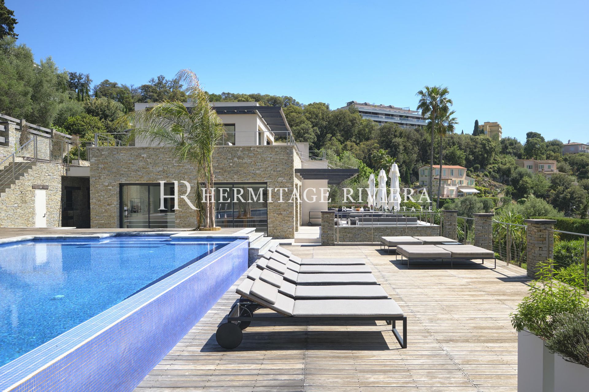 Propriété moderne - Vue mer - Piscine (image 4)