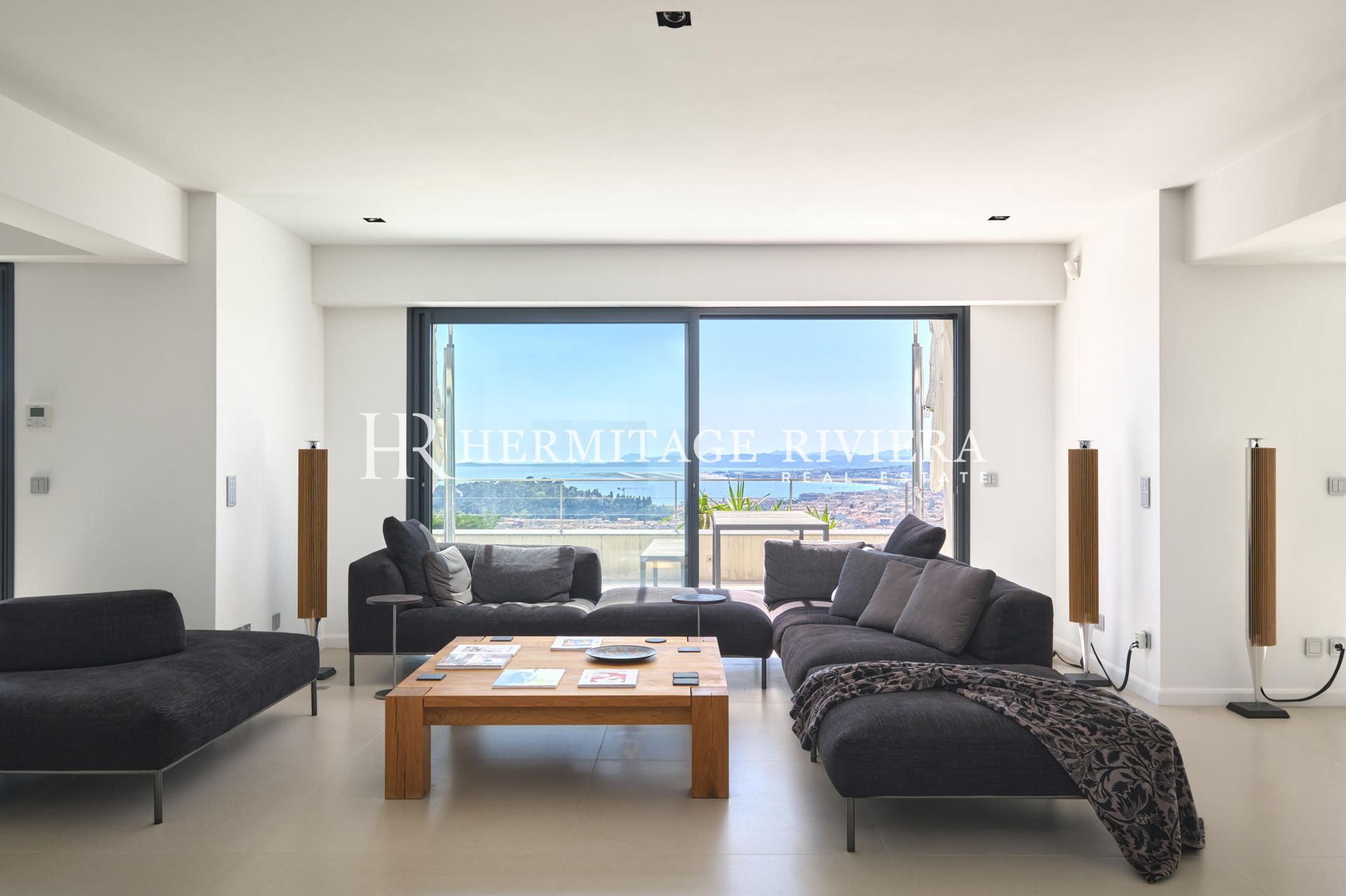 Propriété moderne - Vue sur la baie de Nice - Piscine (image 9)
