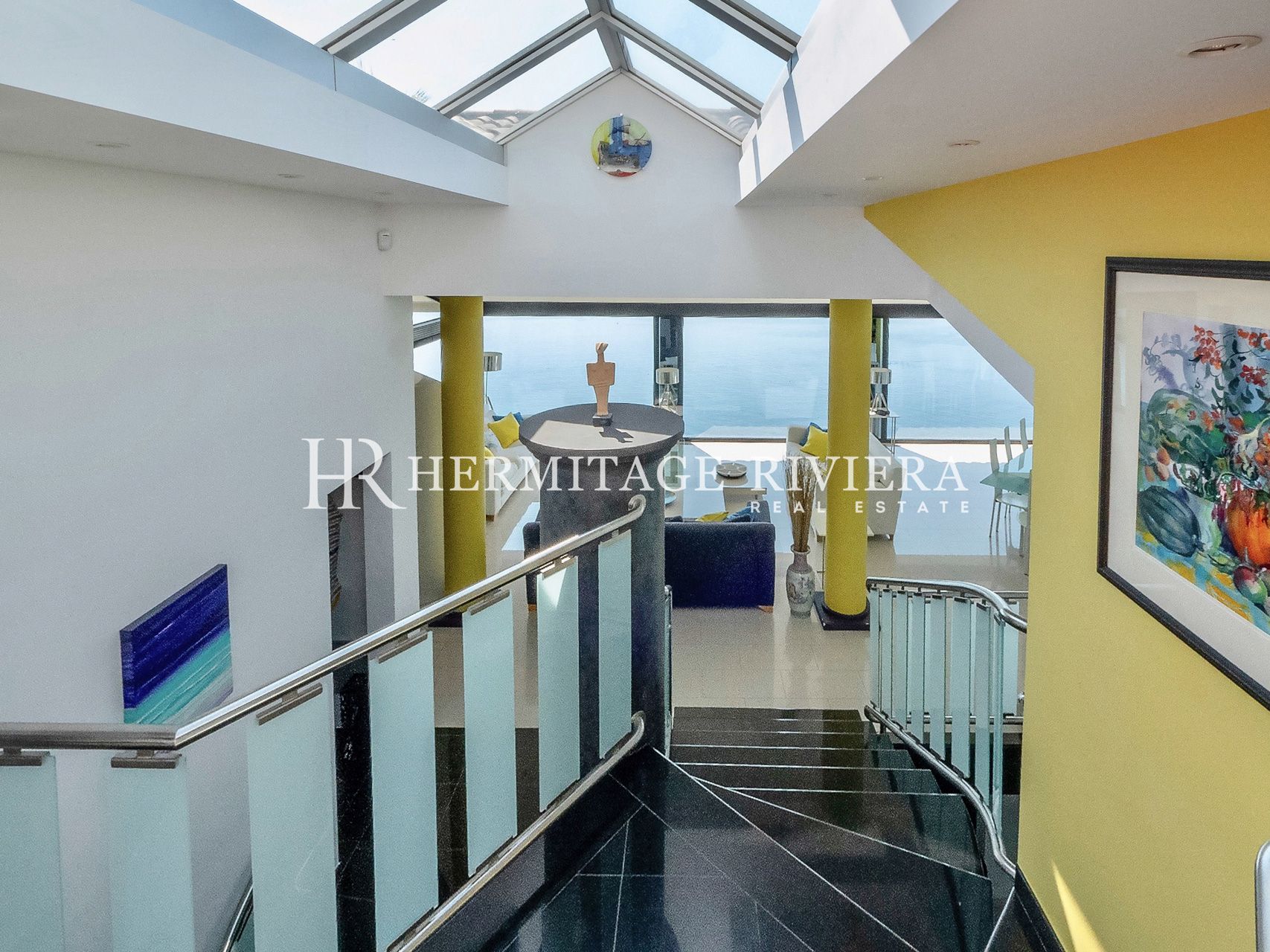 Modern villa surplombant la mer (image 11)