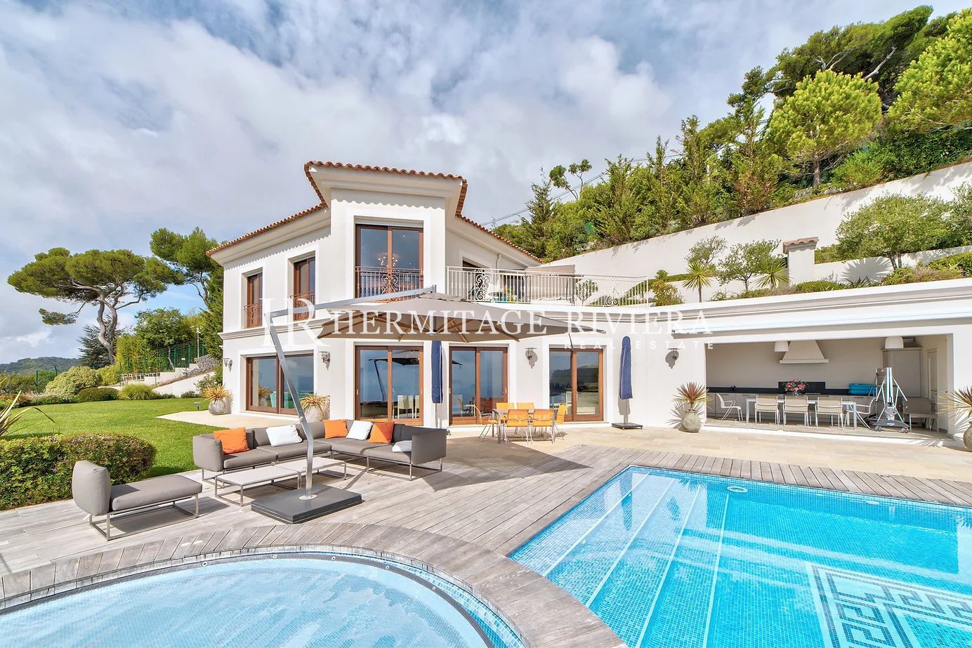 Surplombant le médiéval village - Vue mer - Piscine (image 2)