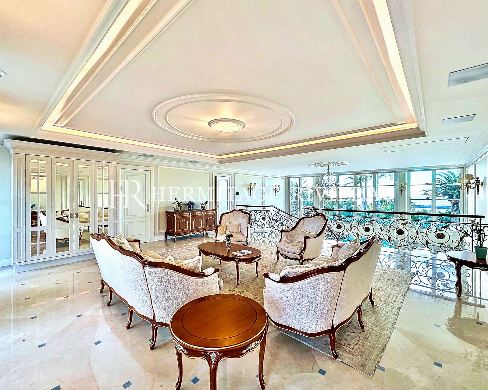 Palais magnifique – Vue mer – Court de tennis – Piscine (image 7)