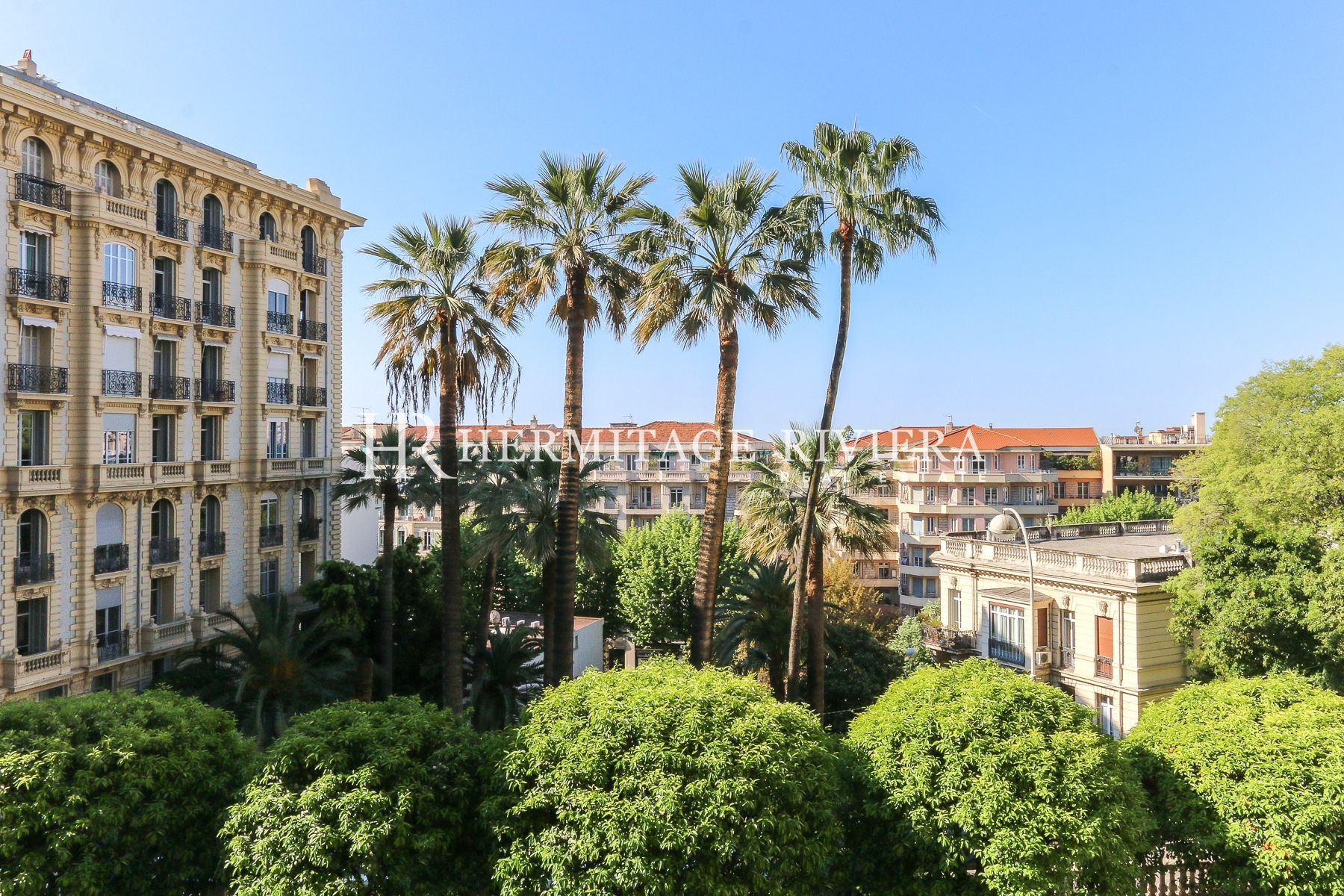 Appartement rénové - Résidence bourgeoise de standing (image 1)