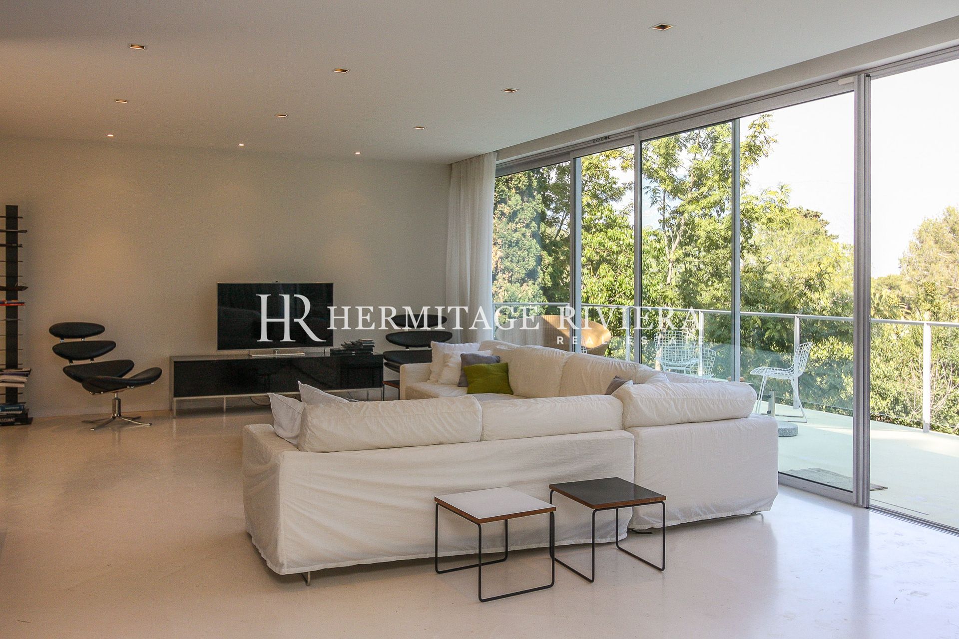 Contemporaine villa au calme - Jardin plat et piscine (image 8)