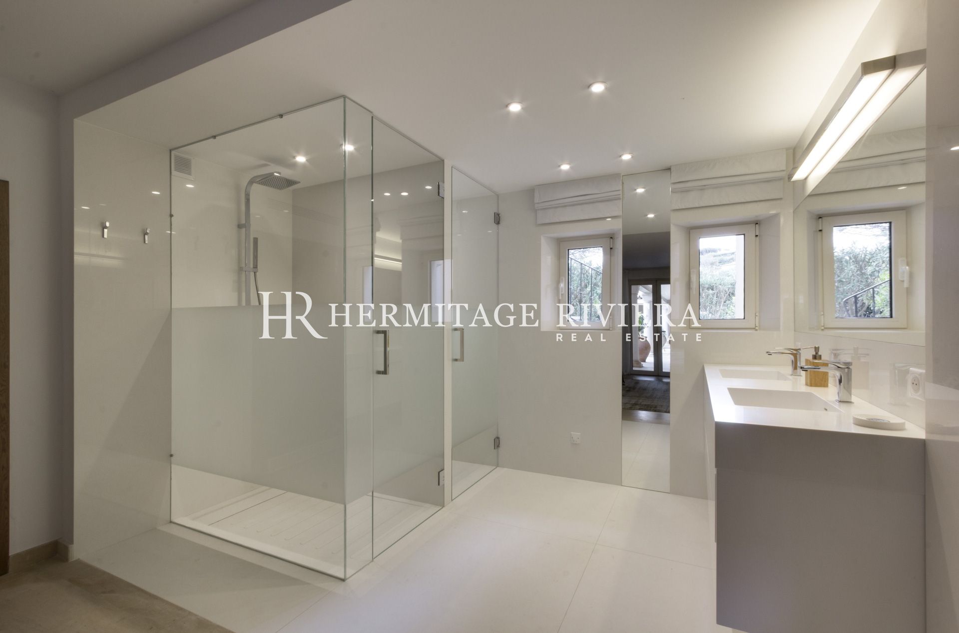 Splendide villa pieds dans l'eau (image 15)
