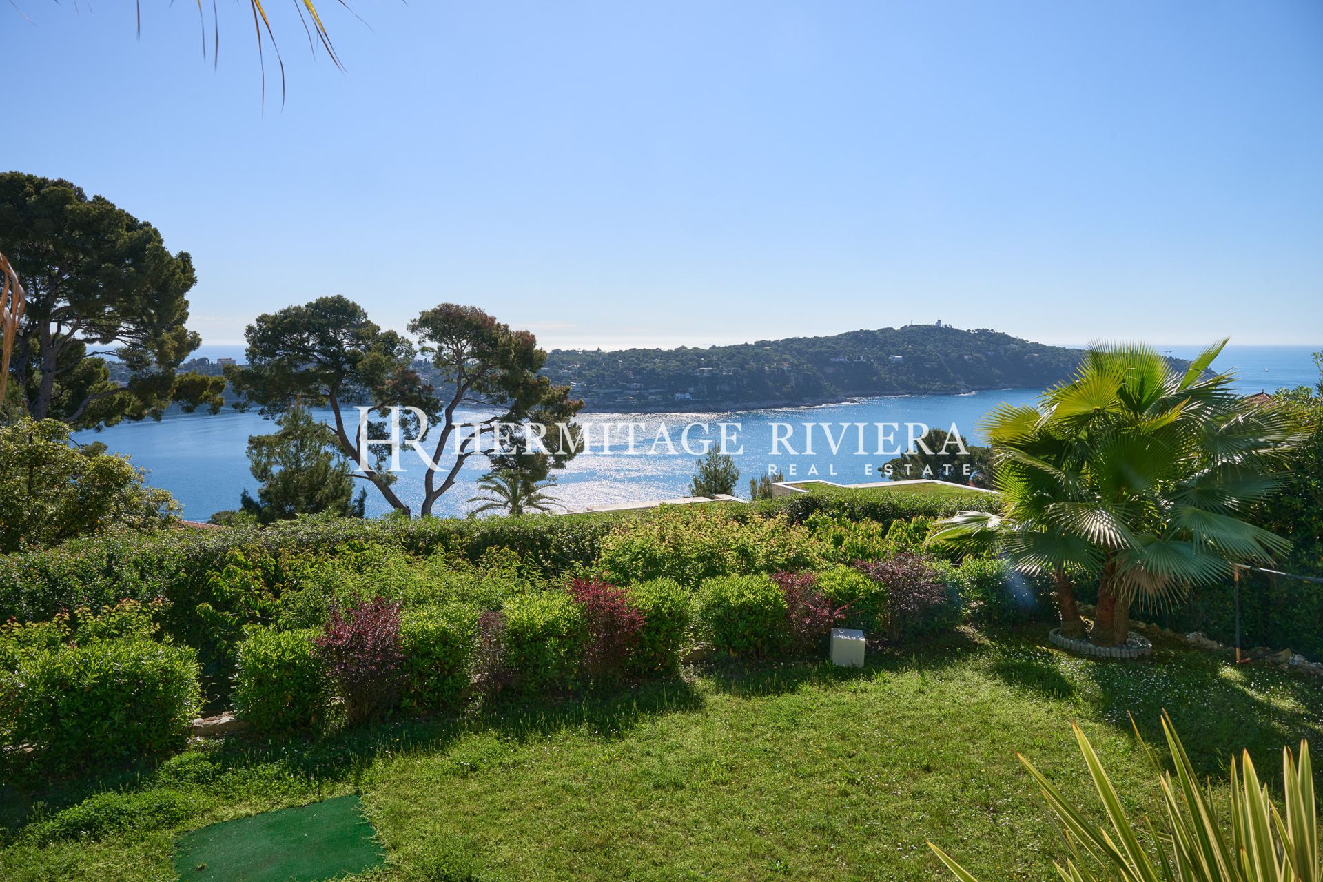 Villa d'exception à l’architecture contemporaine vue panoramique sur la rade de Villefranche  (image 39)
