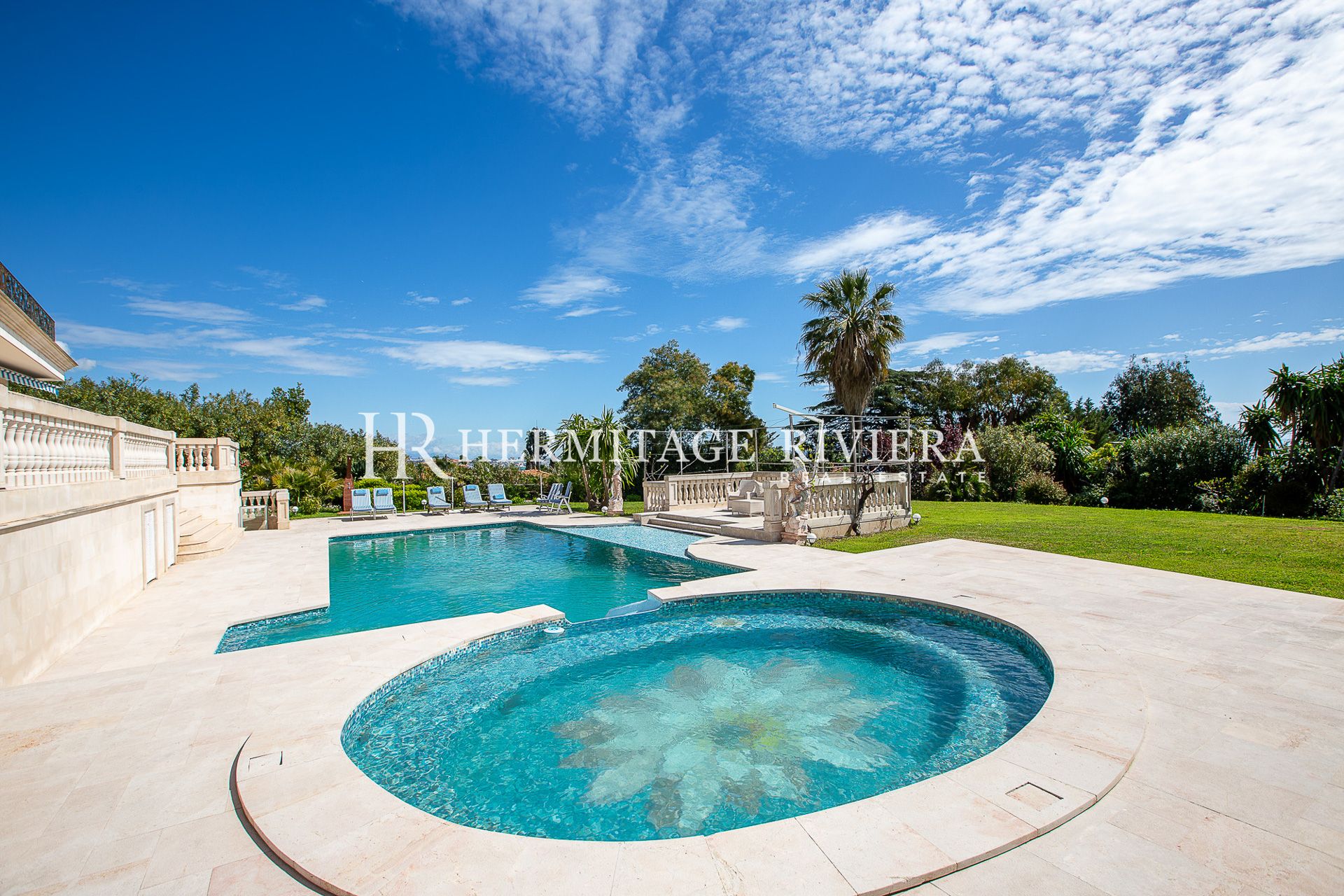 Propriété d'exception - Terrain plat - Piscine - Vue mer  (image 8)