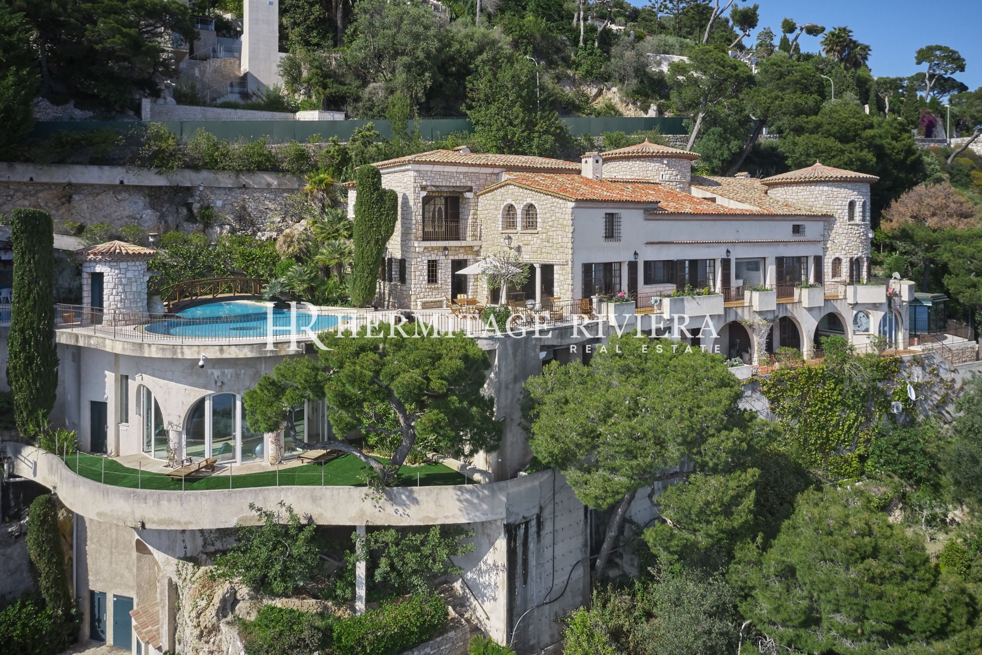 Propriété d'exception dominant la baie de Villefranche (image 2)