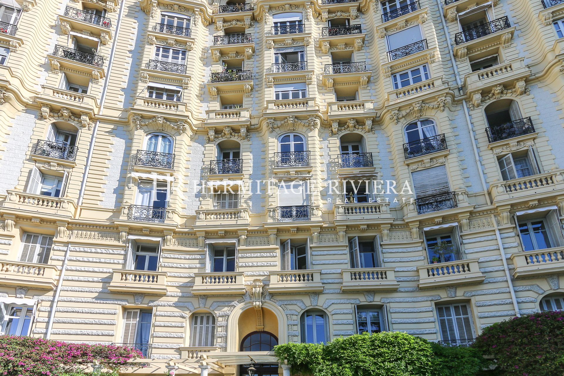 Appartement rénové - Résidence bourgeoise de standing (image 24)