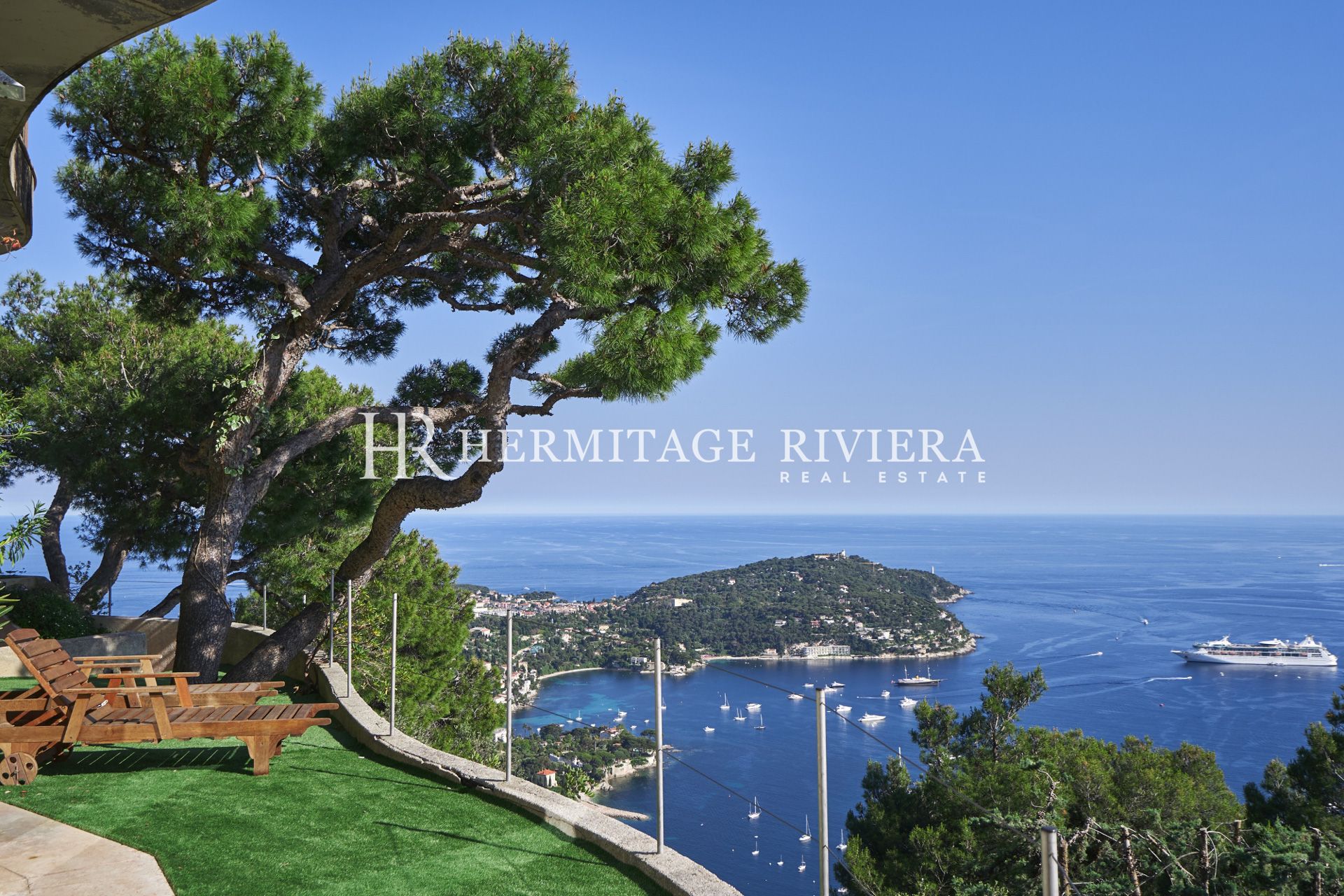 Propriété d'exception dominant la baie de Villefranche (image 17)