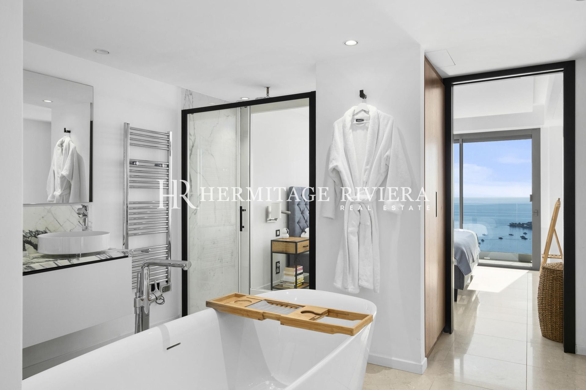 Moderne propriété - Vue mer fantastique - Piscine (image 20)