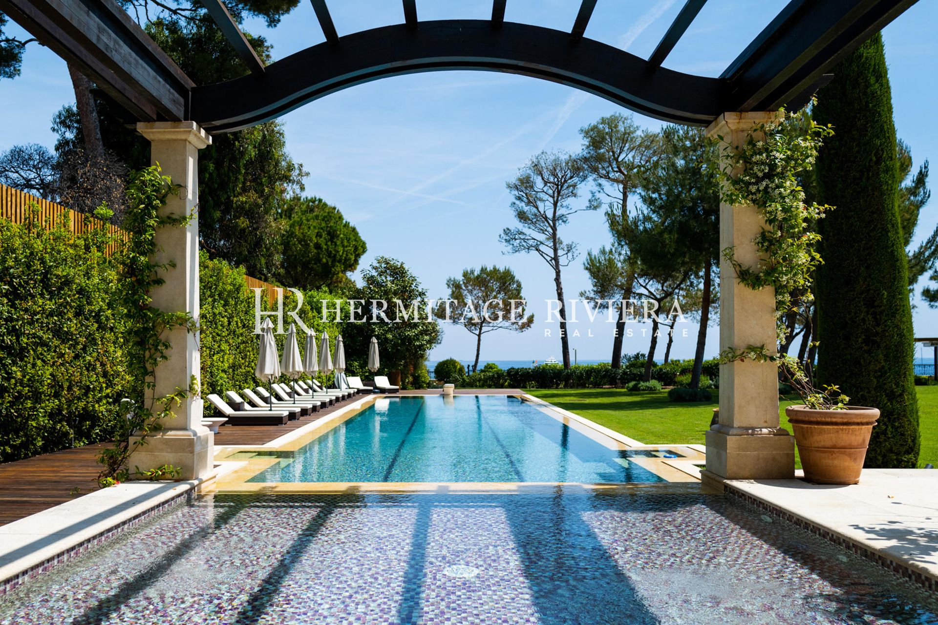 Propriété en front de mer - Piscine - Vue mer (image 4)