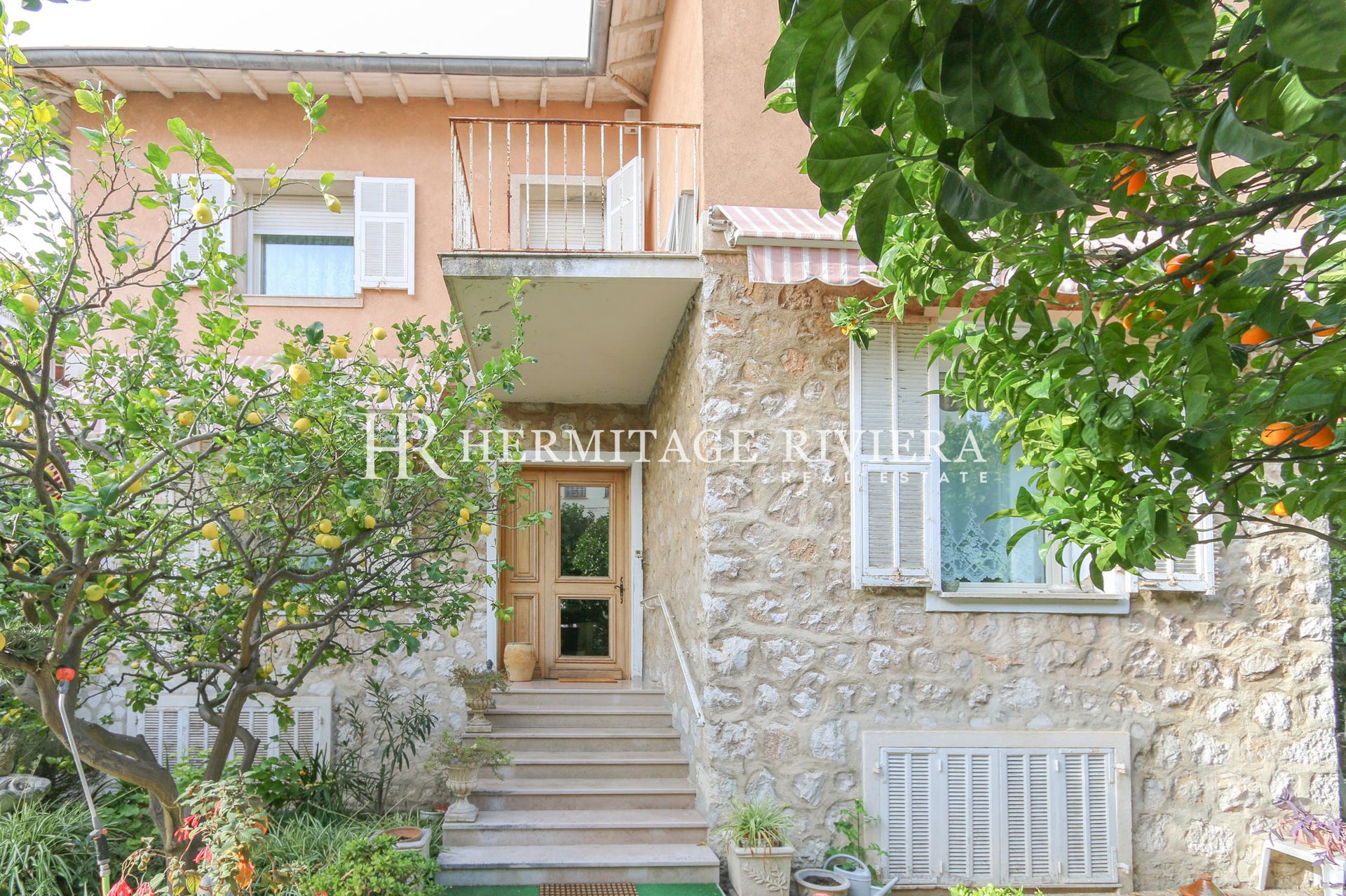 Villa individuelle au calme en centre-ville (image 2)