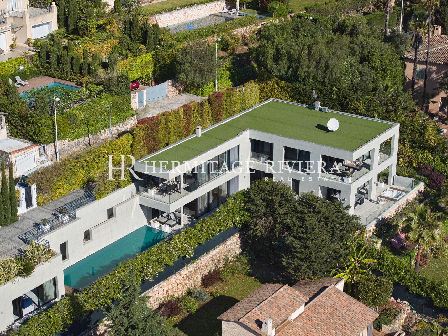 Villa d'exception à l’architecture contemporaine vue panoramique sur la rade de Villefranche  (image 42)