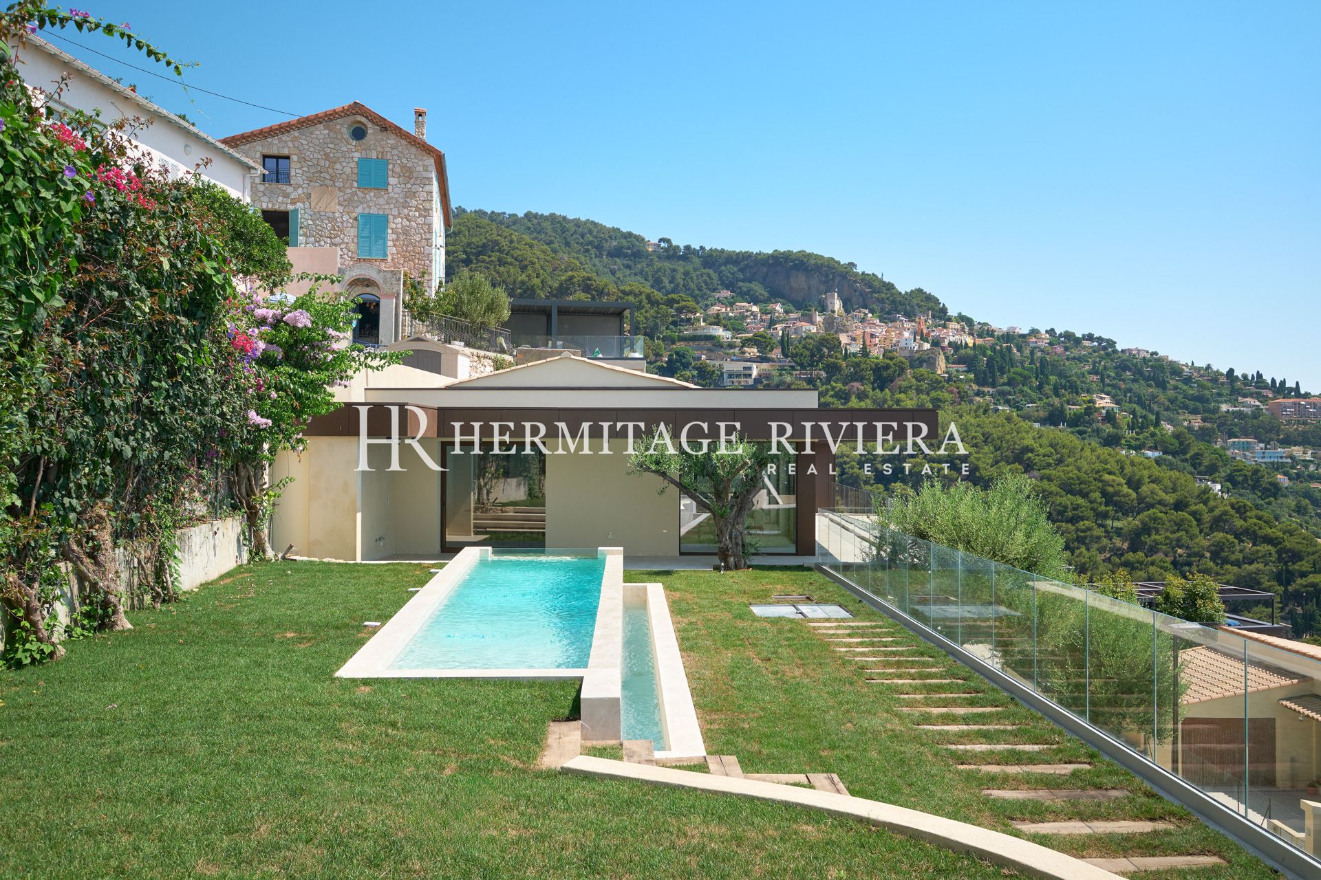 Villa moderne rénovée vue mer et piscine (image 2)