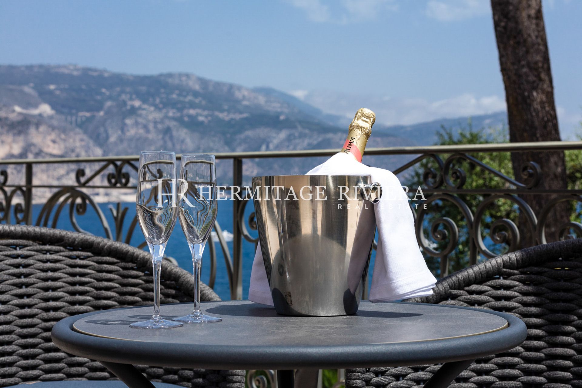 Luxueuse propriété - Près du village - Piscine - Vue mer (image 37)