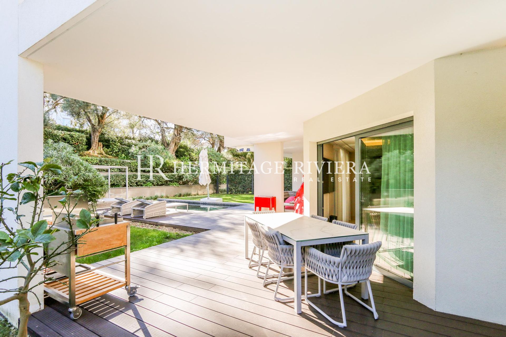 4 pièces - Piscine privative - Résidence de luxe (image 3)