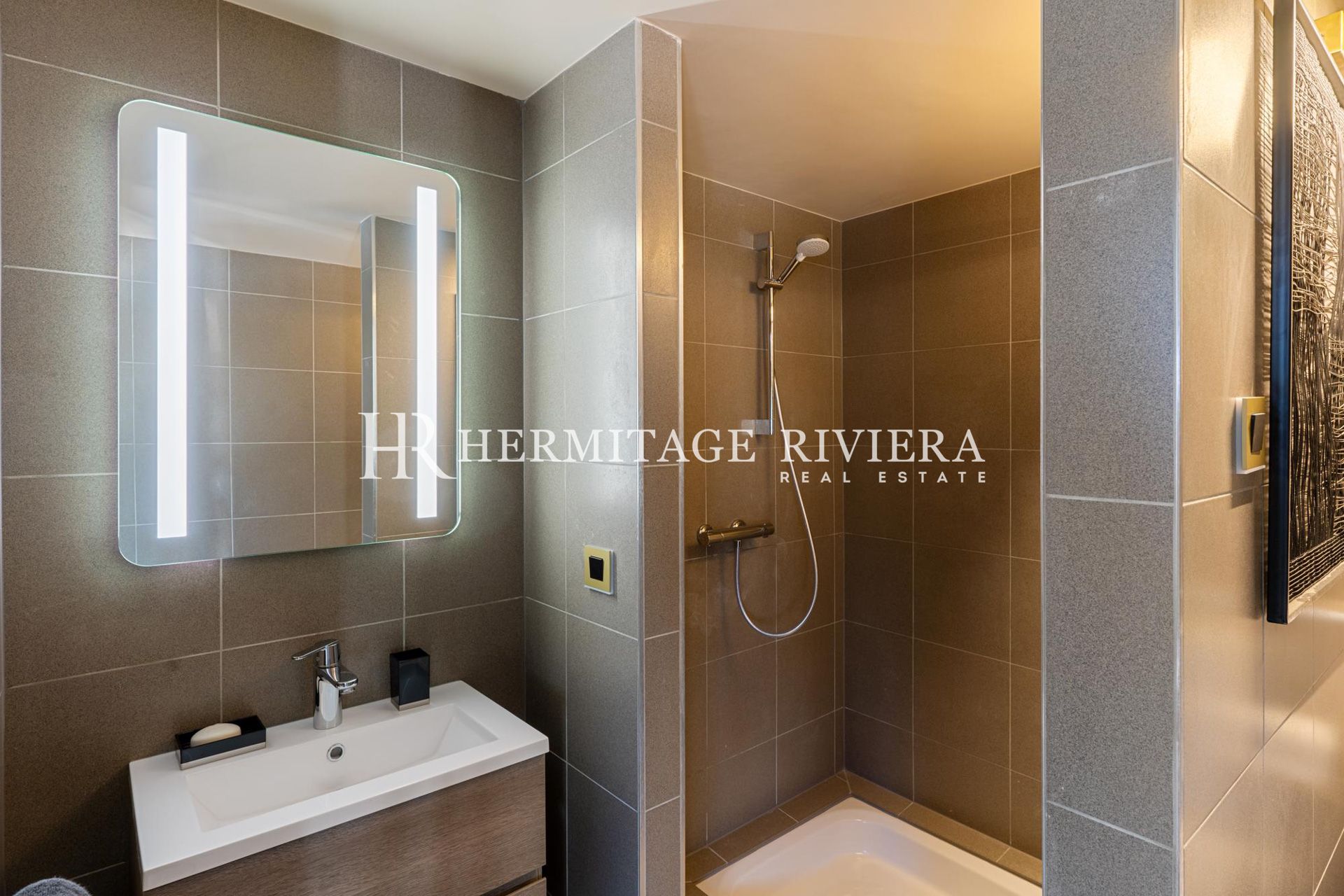 Superbe propriété de luxe avec héliport et piscine (image 39)