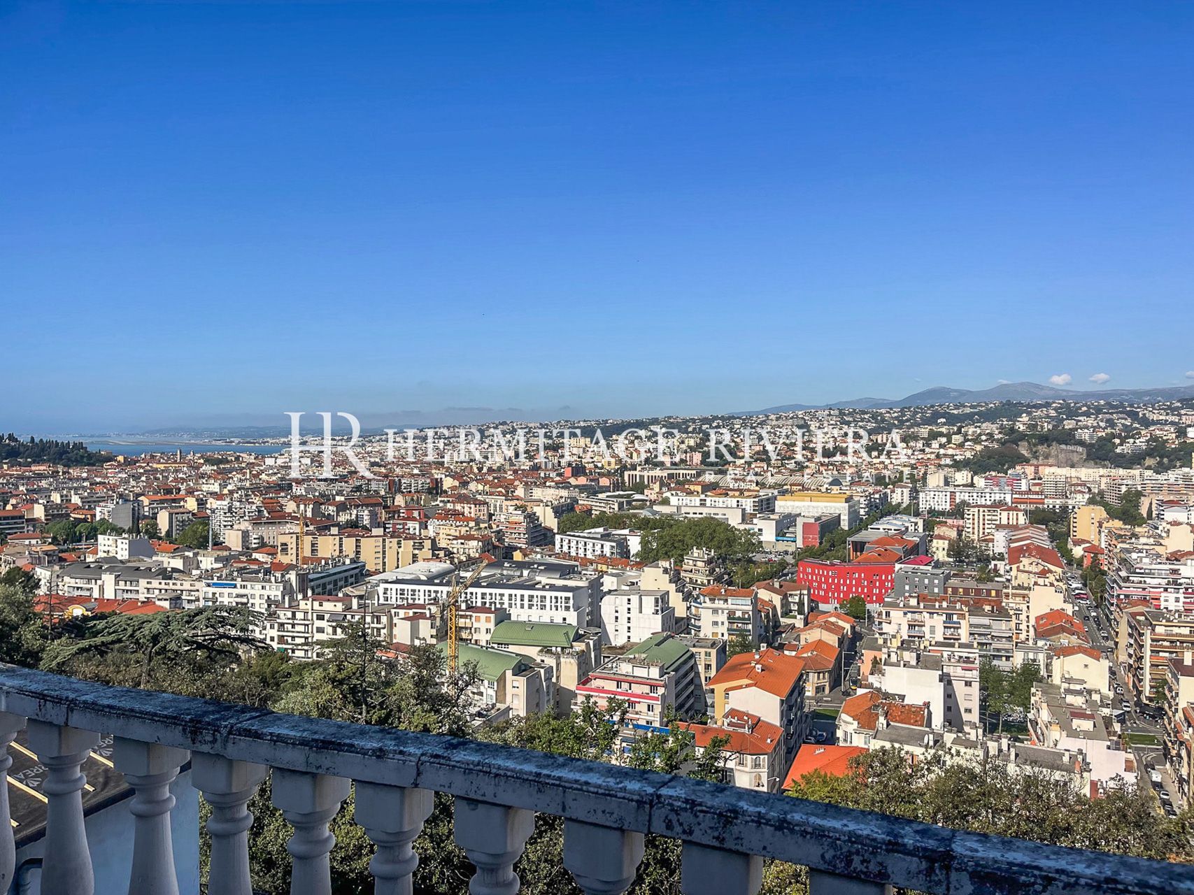 À rénover - Vue Nice et mer - Terrasse (image 8)